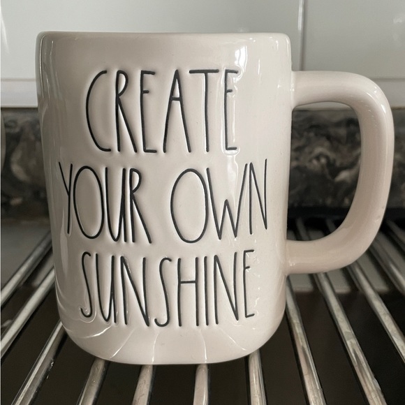 Rae Dunn Mug - Picture 1 of 1